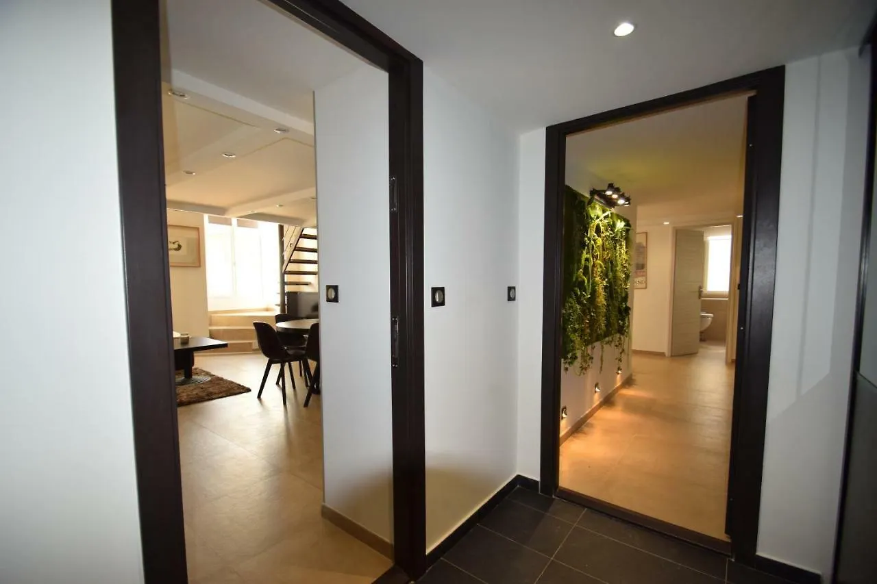 Jade Duplex - No Better Location In Nice Apartment