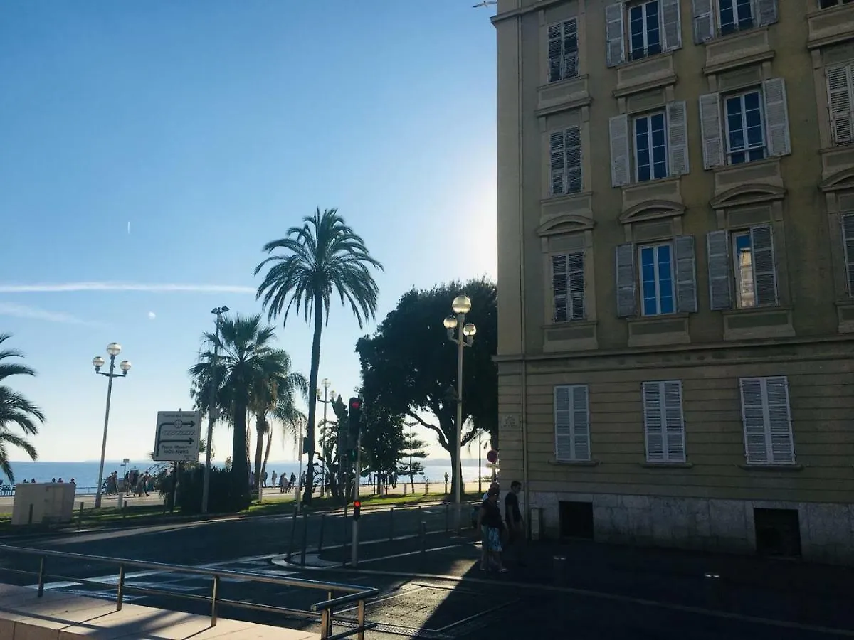 Jade Duplex - No Better Location In Nice Apartment